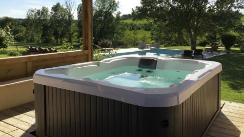 Senouillac Bed & Breakfast | Chambres d'Hôtes Le Val de la Garenne