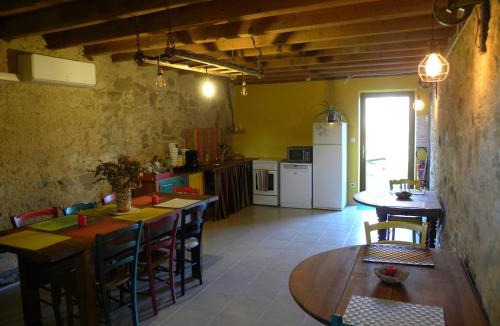 Verneix House | Chambres d'hôtes Les cabris