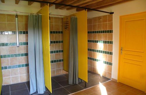 Verneix House | Chambres d'hôtes Les cabris