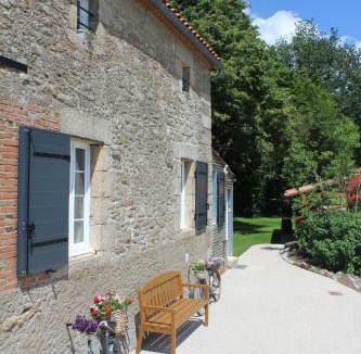 Les Epesses Bed & Breakfast | Chambres d'hôtes Logis Charrier Le Petit Bignon