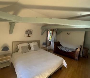 Tour-de-Faure Bed & Breakfast | Chambres d'hôtes Maison Redon