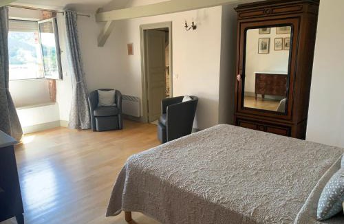 Tour-de-Faure Bed & Breakfast | Chambres d'hôtes Maison Redon