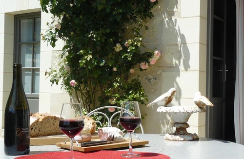 Bourgueil House | Chambres d'Hôtes Rue du Poids