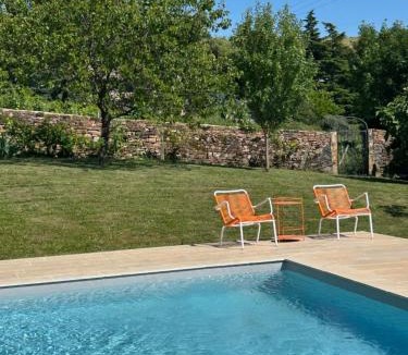 Leynes Bed & Breakfast | Chambres d'hôtes Vers la Croix