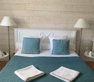 Ares Bed & Breakfast | Chambres d'Hôtes Villa La Louisiane