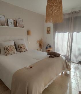 Vendres Bed & Breakfast | Chambres d hôtes Villa VENERIS