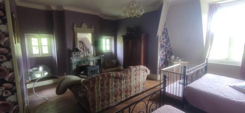 Bessines-sur-Gartempe Bed & Breakfast | Chambres d'Hôtes-Château Constant
