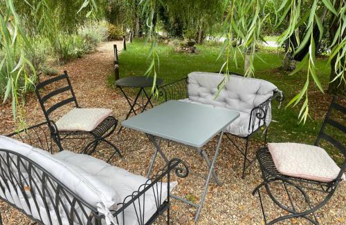 Oradour-Saint-Genest Bed & Breakfast | Chambres d'Hôtes de la forge