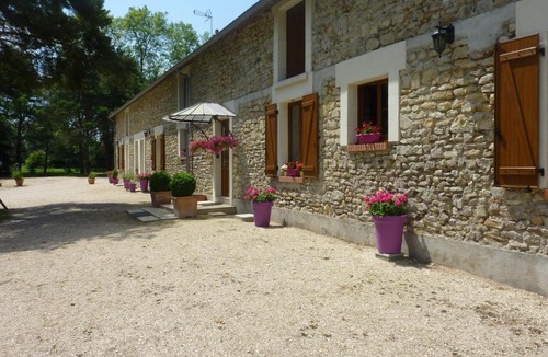 Saint-Hilaire-de-Court Bed & Breakfast | Chambres d'Hôtes de la Junchère