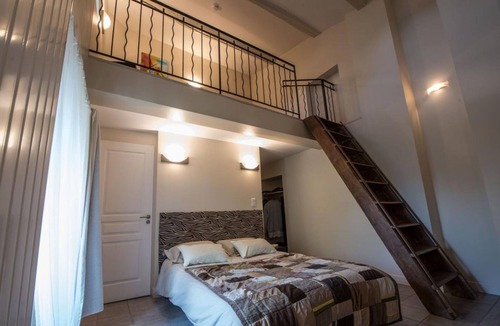 Cournon-dʼAuvergne House | Chambres d'Hotes Altamica