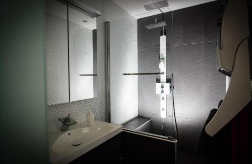 Saint-Laurent-d'Aigouze Bed & Breakfast | Chambres d'hotes Deluxe Jacuzzi Mas de l'Etoile