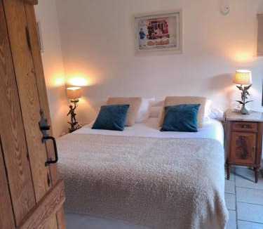Grieges Bed & Breakfast | Chambres d hotes near Mâcon with secure Parking
