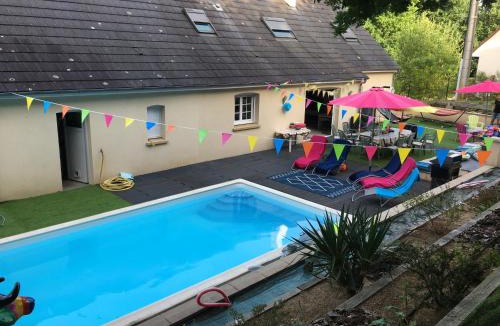 Saint-Mars-la-Briere Bed & Breakfast | Chambres dans maison avec piscine