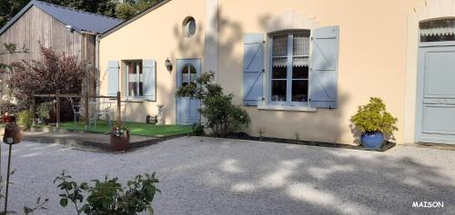 Saint-Ouen-en-Belin Bed & Breakfast | Chambres de L'Aunaie près du circuit