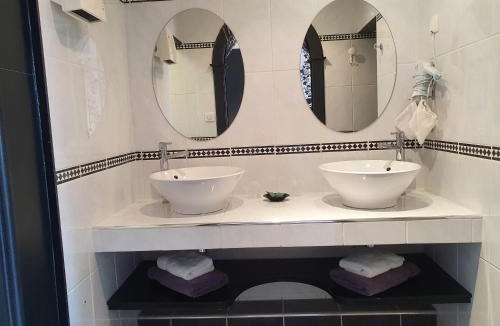 Surtainville Bed & Breakfast | Chambres du logis De La Mare Du Parc