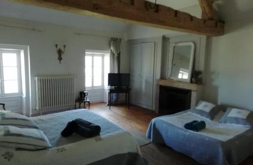 Bouvesse-Quirieu Bed & Breakfast | Chambres et table L' échappée