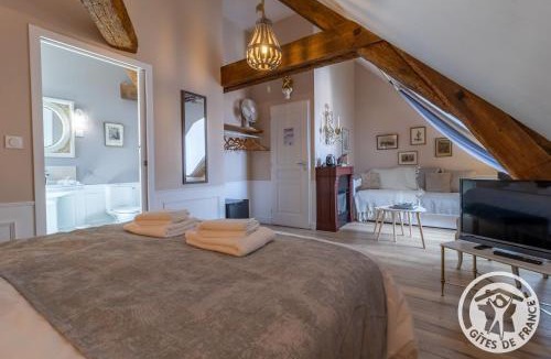 Saint-Laurent-des-Autels House | Chambres d'hôtes Le Griffon 1855