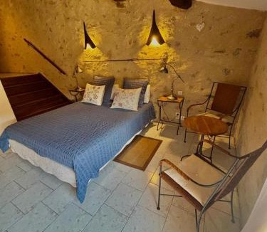 Saint-Saturnin-de-Lucian Bed & Breakfast | Chambres d'Hôtes Le Mimosa