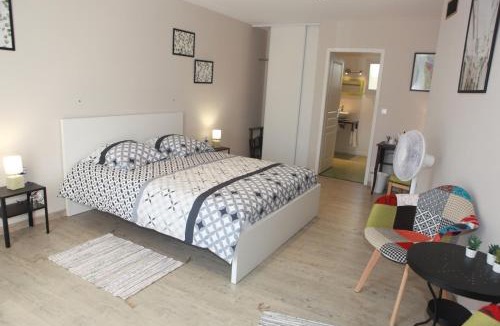 Saint-Seurin-de-Cadourne Bed & Breakfast | Chambres d'hôtes La Fontaine!