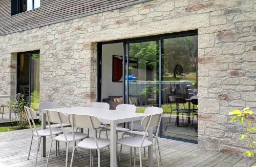La Menardais Bed & Breakfast | Chambres - La Clairière aux Chênes