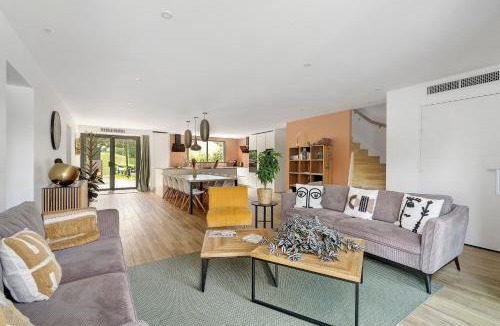 La Menardais Bed & Breakfast | Chambres - La Clairière aux Chênes