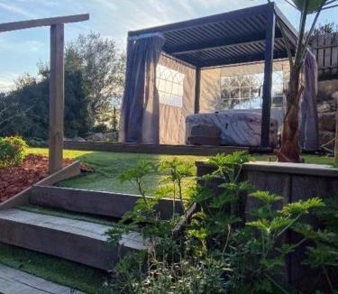 Saint-Martin-d'Ardeche Bed & Breakfast | Chambres La Vieille Source