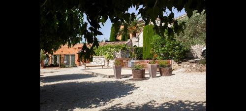 Saint-Martin-d'Ardeche Bed & Breakfast | Chambres La Vieille Source