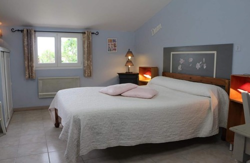 Vignonet House | Chambres Peyroutas