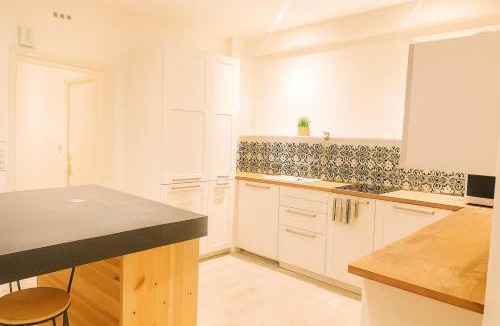Puteaux House | Chambres privées dans maison conviviale à Puteaux Salle de bain et cuisine partagées