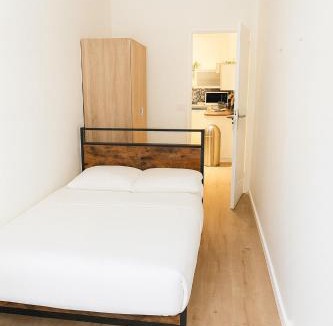 Puteaux House | Chambres privées dans maison conviviale à Puteaux Salle de bain et cuisine partagées