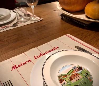 Iholdy Bed & Breakfast | Chambres Tables d'Hôtes Lukugaraia