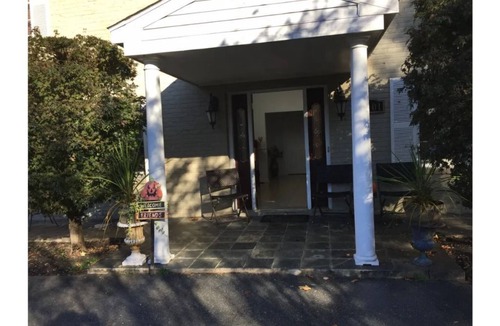 Bethesda Bed & Breakfast | Champagne Lounge
