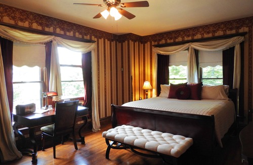 Champaign Bed & Breakfast | Champaign Garden Inn