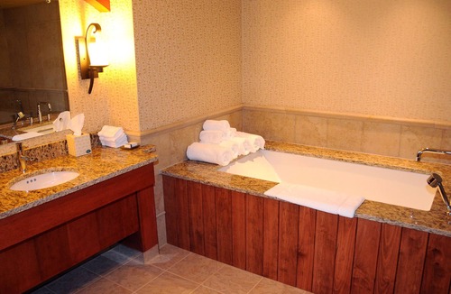 Seven Springs Apartment | Champion Grand Suite | Slopeside Hotel