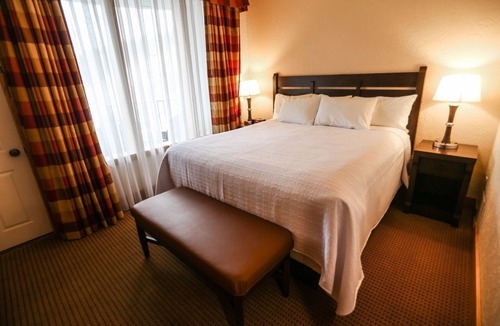 Seven Springs Hotel | Champion Hotel | King Suite + Separate Living Area