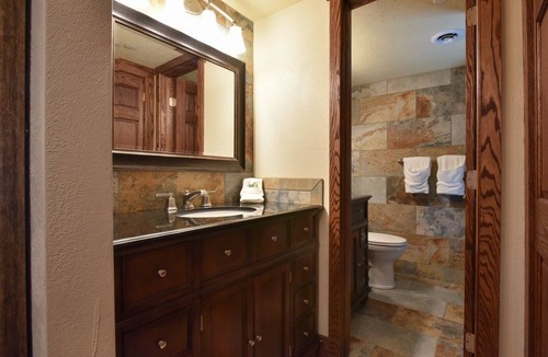 Seven Springs Hotel | Champion Hotel | Slopeside Stay + Pool & Spa