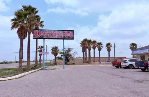 Amistad National Recreational Area Hotel | Champions Inn Del Rio TX Near US 90