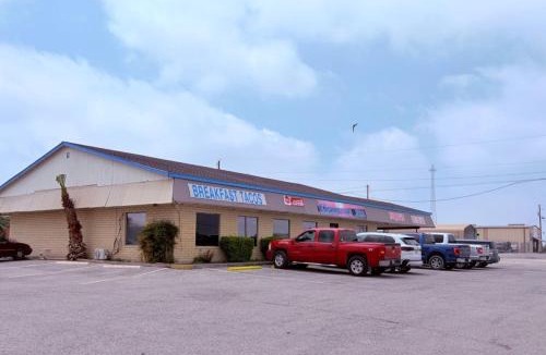 Amistad National Recreational Area Hotel | Champions Inn Del Rio TX Near US 90