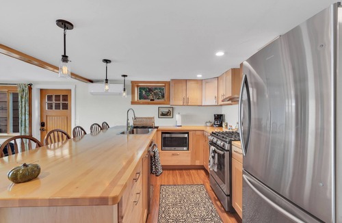 Malletts Bay House | Champlain Bungalow on Champlain Lake