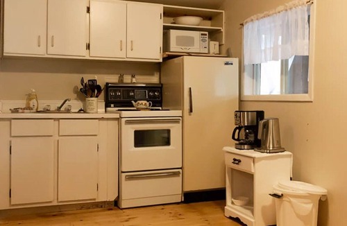 Eau Claire Cottage | Champlain Cottage