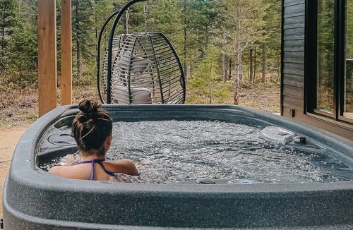 Saint-David-de-Falardeau Ski Chalet | Chance | Tavata Chalets | Spa and Relaxation