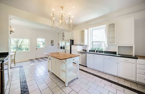 Coffeyville House | Chandelier Farmhouse in Historic Bluemont Virginia