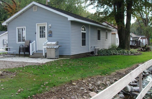 Coldwater Cottage | Channel House- On Pointe Lakefront Resort