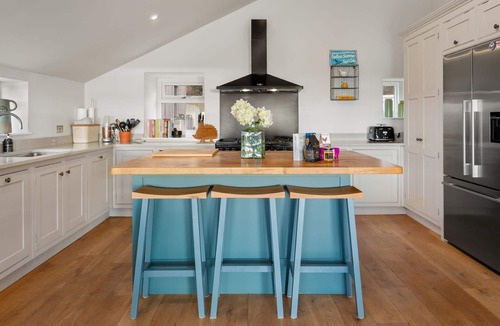 Crynant Apartment | Channel View - Luxury Cottages