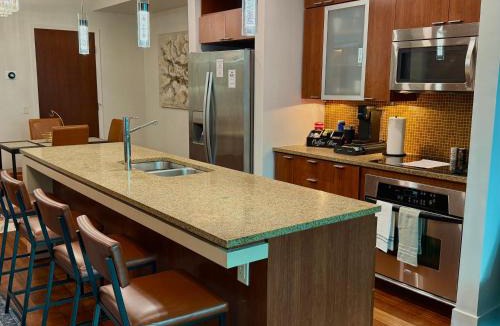 Channel District Apartment | Channelside Luxury Retreat Spacious 2BR 2BA Condo with Pool, Balcony, Sauna & Gym
