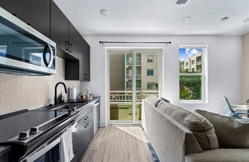 Channel District Apartment | Channelside Studio: Perfect for Work Trips! DT