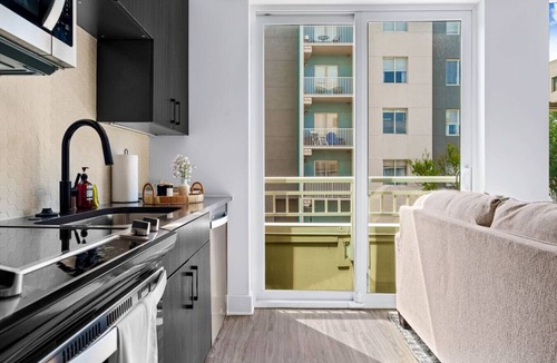 Channel District Apartment | Channelside Studio: Perfect for Work Trips! DT