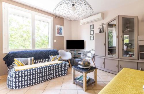 Les Assions Apartment | Chante Quinson