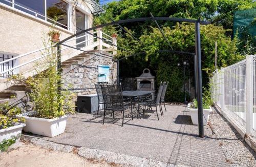 Les Assions Apartment | Chante Quinson