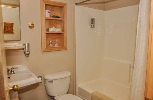 North River Bridge Hotel | Chanterelle Country Inn & Cottages